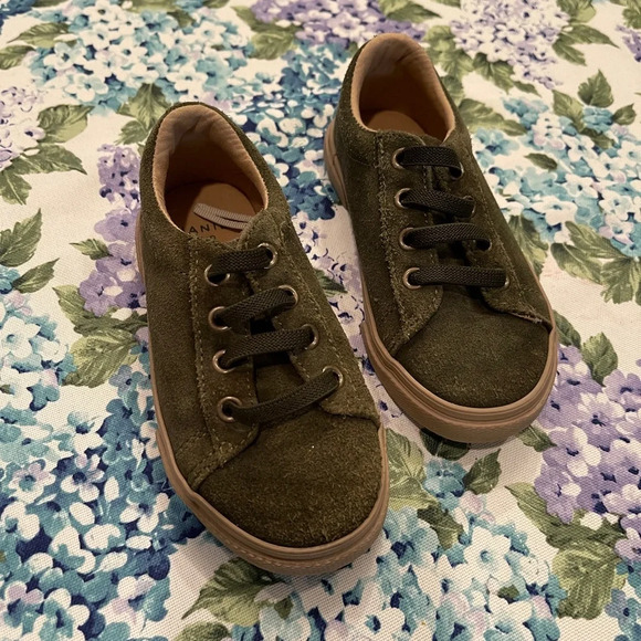 Janie and Jack Green Suede Sneakers Size 9 - Picture 2 of 4